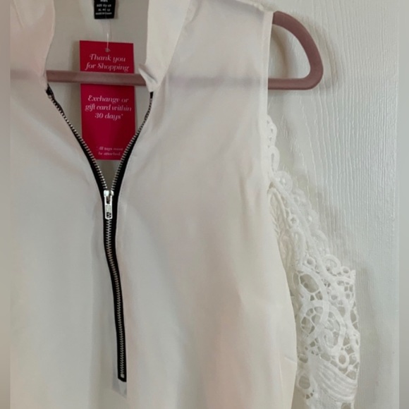 NWT, LACE COLD SHOULDER ZIP UP TOP SIZE XL - Picture 6 of 9